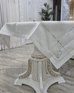 Față de masă din bumbac 100% cu broderie inimă pe colț Alintuș