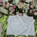 Set lenjerie de pat hotelier Eurostandart culoarea bej cu dungi satinate și broderie pe margine Alintuș