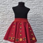Fustă tradițională moldovenească pentru fete roșie cu model brodat Voiniceasca și dantelă albă