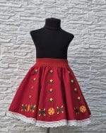 Fustă tradițională moldovenească pentru fete roșie cu model brodat Voiniceasca și dantelă albă